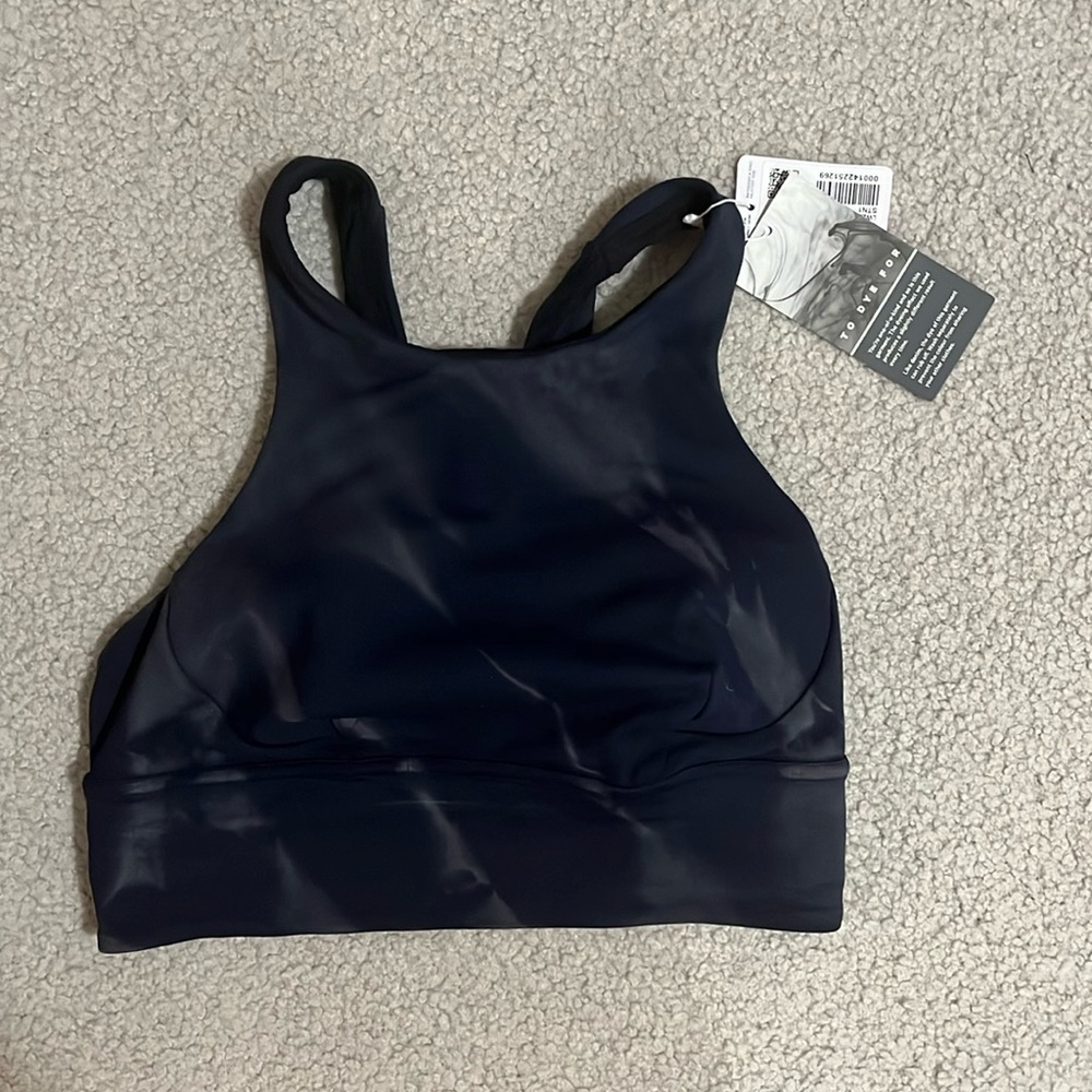 Lululemon sports crop top/sports bra